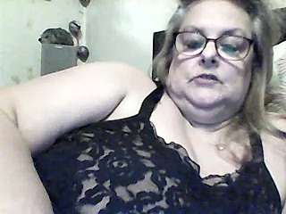 geilemilf naked stripping on cam for live sex video chat