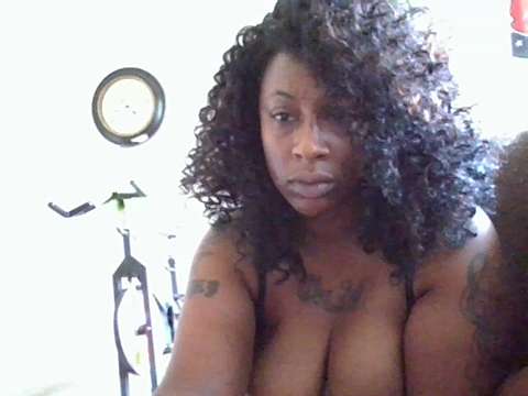 Gingerr85 naked stripping on cam for live sex video chat