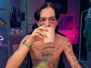HariBones nude on cam – live sex chat