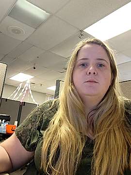 Hleigh327 naked stripping on cam for live sex video chat