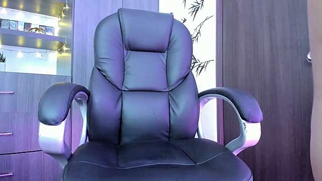 iriswest_ naked stripping on cam for live sex video chat