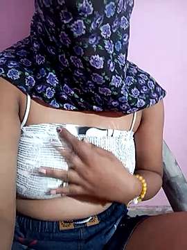 Kashish_Baby naked stripping on cam for live sex video chat