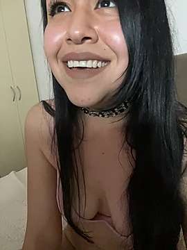 KeniaLuna naked stripping on cam for live sex video chat