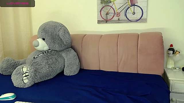 Lalique_ naked stripping on cam for live sex video chat