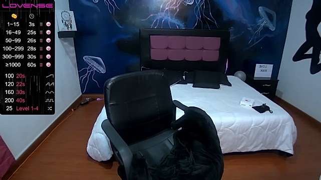 lau_wills naked stripping on cam for live sex video chat