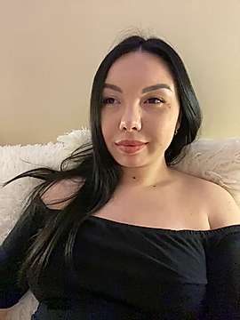 Leila__Sweet naked stripping on cam for live sex video chat