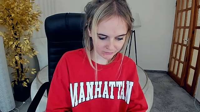 Lili_Lamour naked stripping on cam for live sex video chat