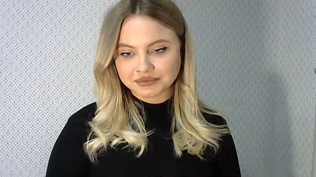LindiKays naked stripping on cam for live sex video chat