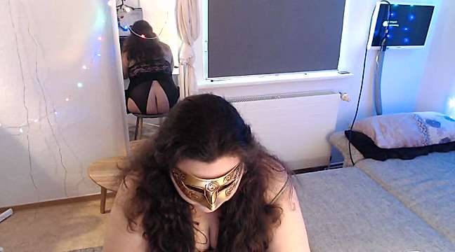 -Maryam- naked stripping on cam for live sex video chat
