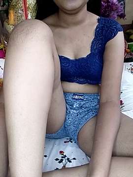 MayaCurvy54 naked stripping on cam for live sex video chat