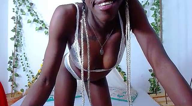 mildrey_ebony naked stripping on cam for live sex video chat