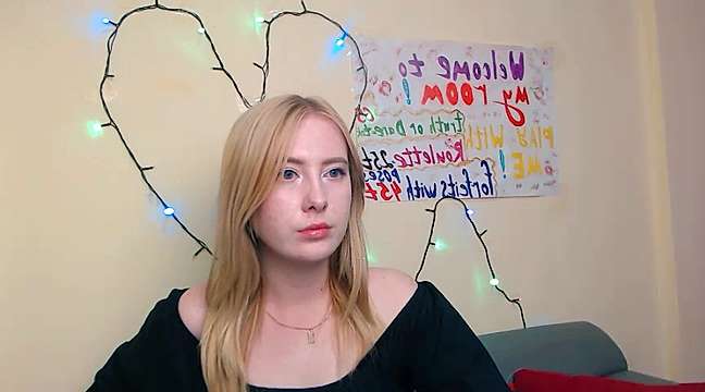 nicole_mirone naked stripping on cam for live sex video chat