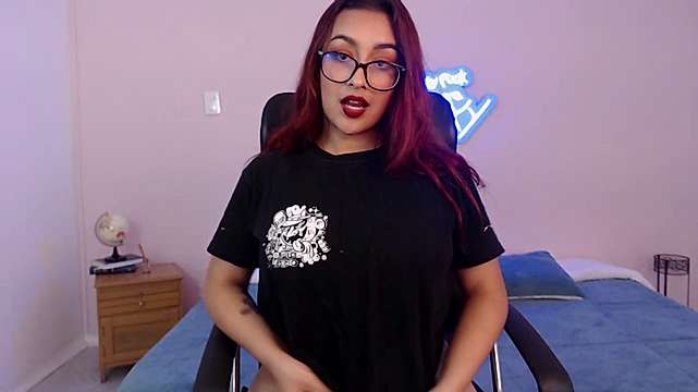 NicoleReyes_ naked stripping on cam for live sex video chat