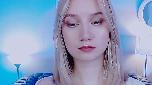 onibree naked stripping on cam for live sex video chat