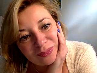 OsnatMiller naked stripping on cam for live sex video chat