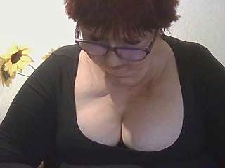 PeggySoft naked stripping on cam for live sex video chat