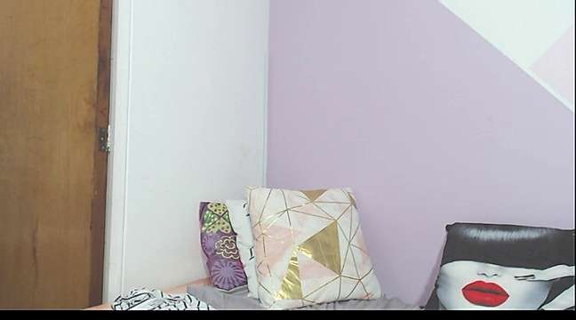 piinnk_69 naked stripping on cam for live sex video chat