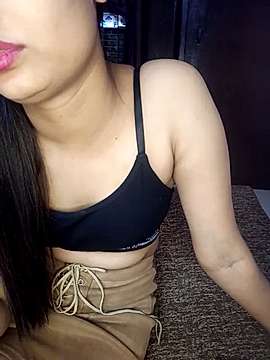 PumpedGymshoe naked stripping on cam for live sex video chat