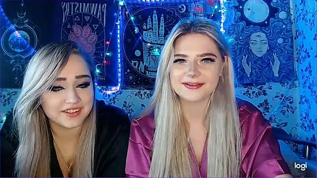 Rachal_Foxy naked stripping on cam for live sex video chat