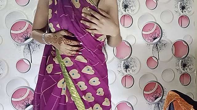 rubi_kumari naked stripping on cam for live sex video chat