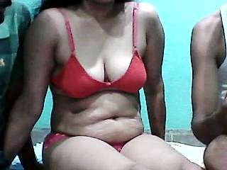 Sexy-sayra naked stripping on cam for live sex video chat