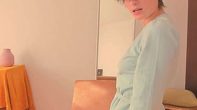 Sonya_Vogue naked stripping on cam for live sex video chat