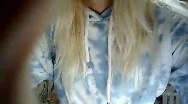 Stefanylil naked stripping on cam for live sex video chat