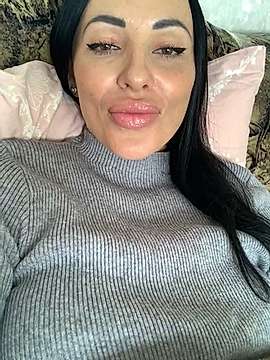 TinaMayers naked stripping on cam for live sex video chat
