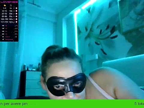 vogliosabustydream naked stripping on cam for live sex video chat