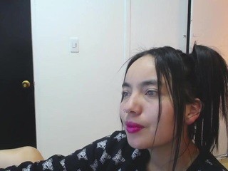 Karlie-wilde nude on cam – live sex chat