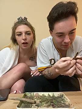 alyssaanboo naked stripping on cam for live sex video chat