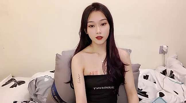 EIKI000 naked stripping on cam for live sex video chat