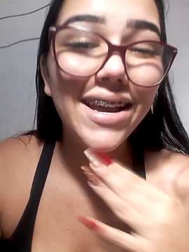 Monique_Leves naked stripping on cam for live sex video chat