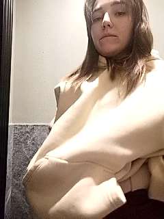 Sleepy_Ash_ naked stripping on cam for live sex video chat