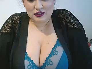 BeateBe naked stripping on cam for live sex video chat