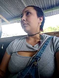 bella-isabella naked stripping on cam for live sex video chat