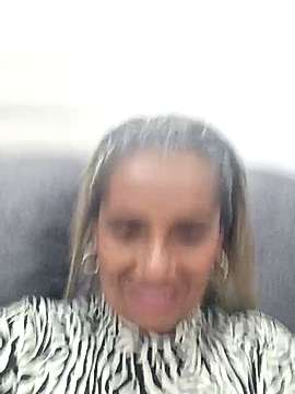 LaurenMom naked stripping on cam for live sex video chat
