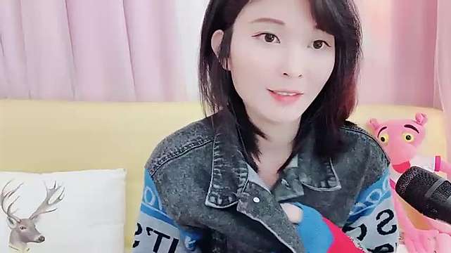 Lin-xuan naked stripping on cam for live sex video chat