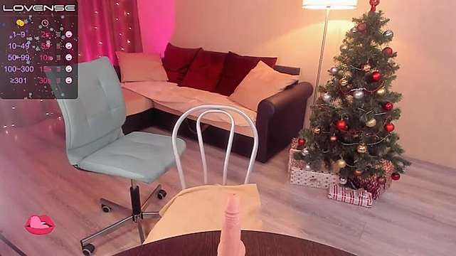 lisa_blondy naked stripping on cam for live sex video chat