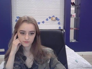 EmmaCollinc nude on cam – live sex chat
