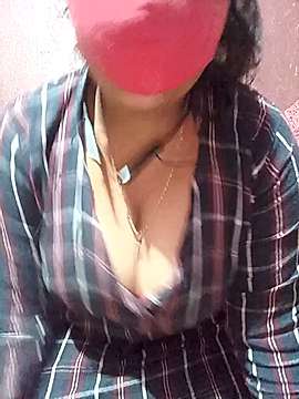 Hotwife_4_U naked stripping on cam for live sex video chat