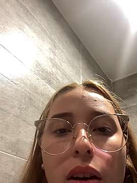 iris3019 naked stripping on cam for live sex video chat