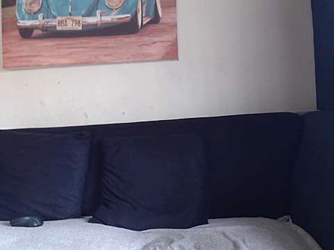 SaucyBooty69 naked stripping on cam for live sex video chat