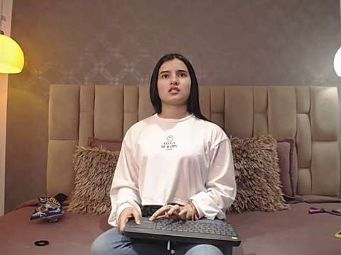AbigailPeyton naked stripping on cam for live sex video chat