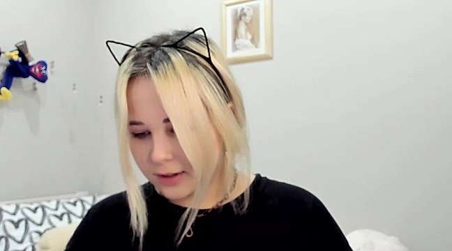 Drainnn naked stripping on cam for live sex video chat