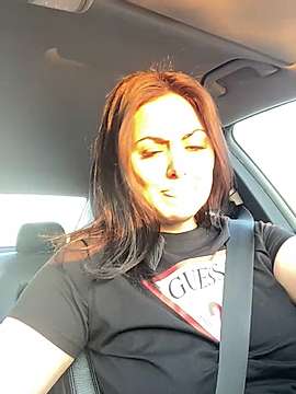 Em_roqueen naked stripping on cam for live sex video chat