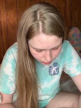 kelsieann1 naked stripping on cam for live sex video chat
