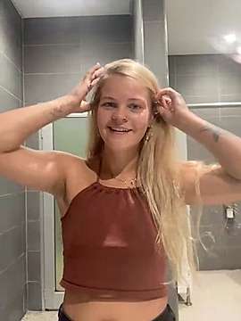 chloemoonandstarss naked stripping on cam for live sex video chat