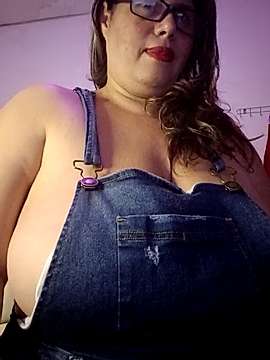 elliswsweett naked stripping on cam for live sex video chat