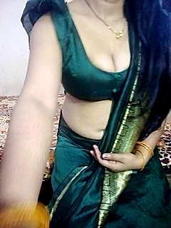 Geeta_Husewife naked stripping on cam for live sex video chat
